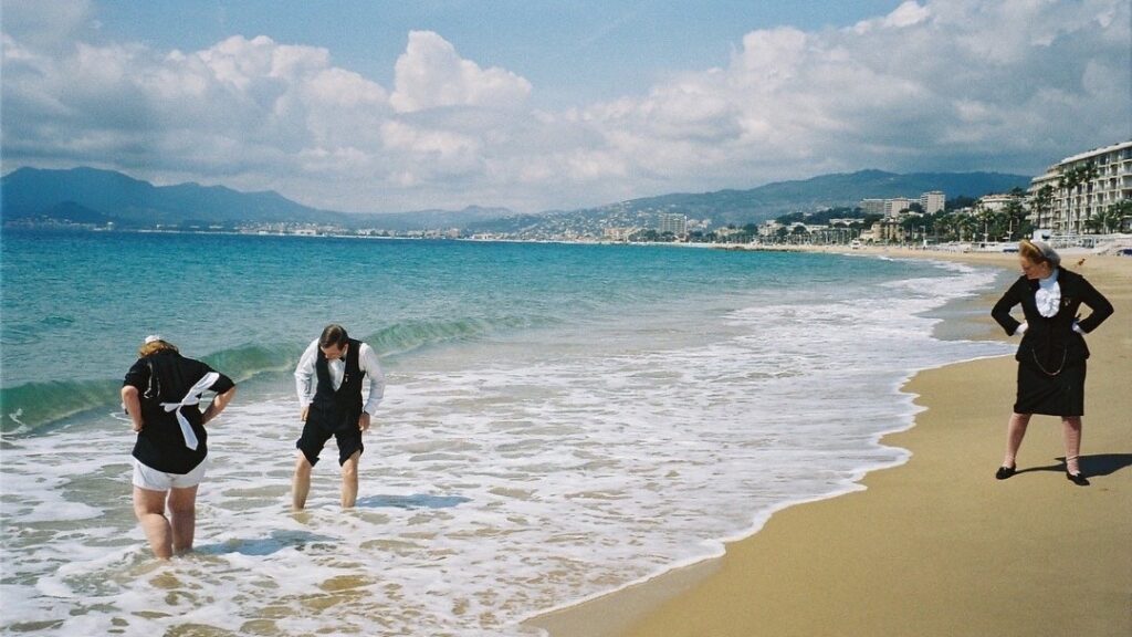 comedy waiters by the sea in Cannes